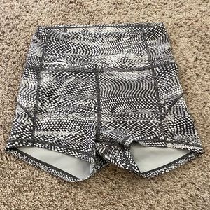 Lululemon 2in shorts
